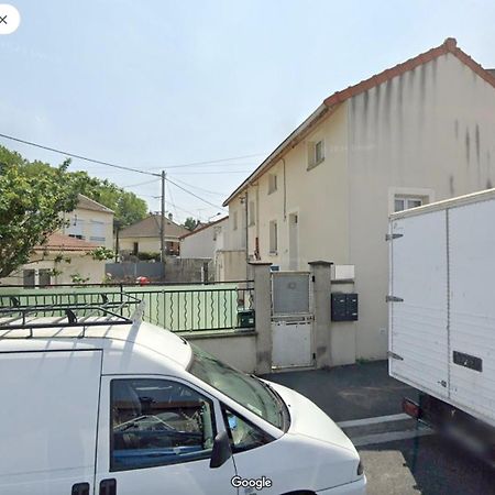Agreable Maison Avec Parking Gratuit Sur Place. Saint-Denis  Exteriér fotografie